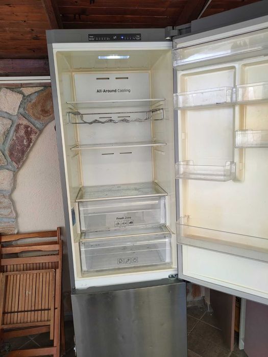 Хладилник с фризер Samsung