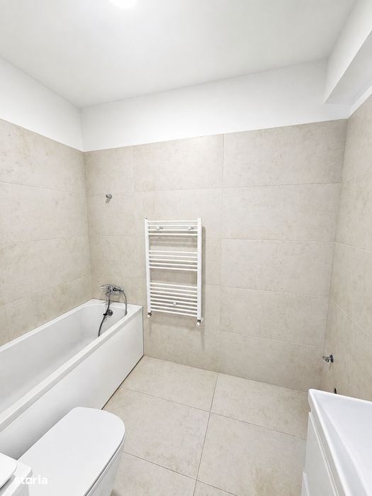 Casă parter 4 camere, 3 băi, 340 mp teren, complex | Școala Americană