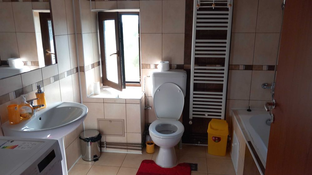 Inchiriez in vila Moara de Vant ap2cam, f.mare, mobilat, parcare et2