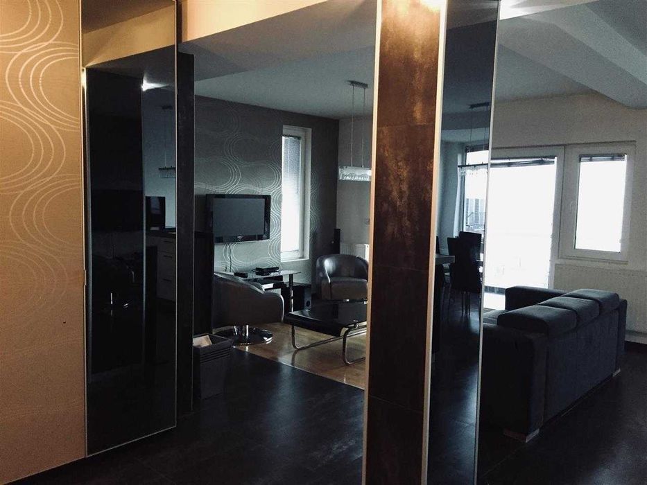 Дава се под наем Двустаен апартамент в Бургас, Славейков - 60 кв.м за 204 € - Снимка #1