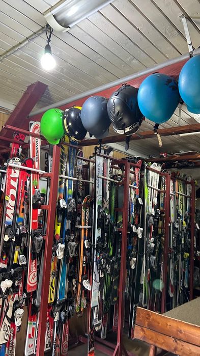 Echipamente schi de vanzare