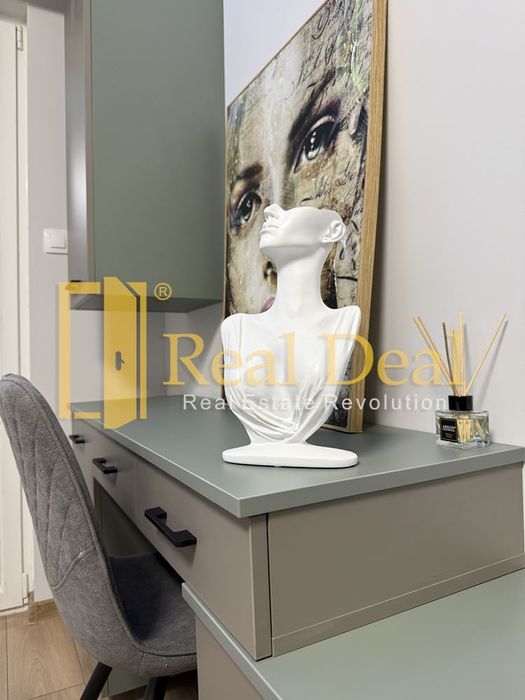 Дава се под наем Тристаен апартамент в София, Зона Б-5 - 95 кв.м за 1049 € - Снимка #11