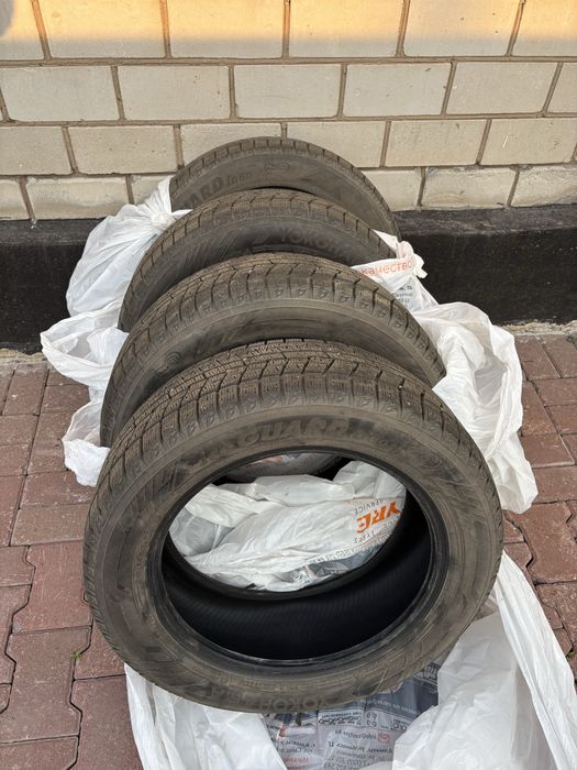 Продам шины 215 55 R17 зимние