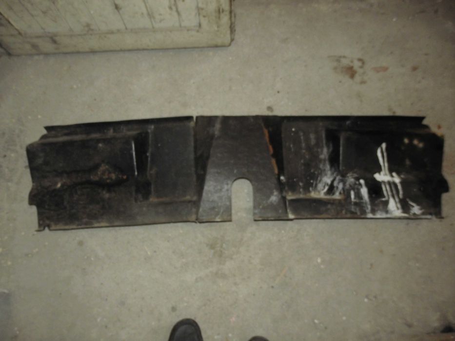 москвич 2140 кори за  багажник