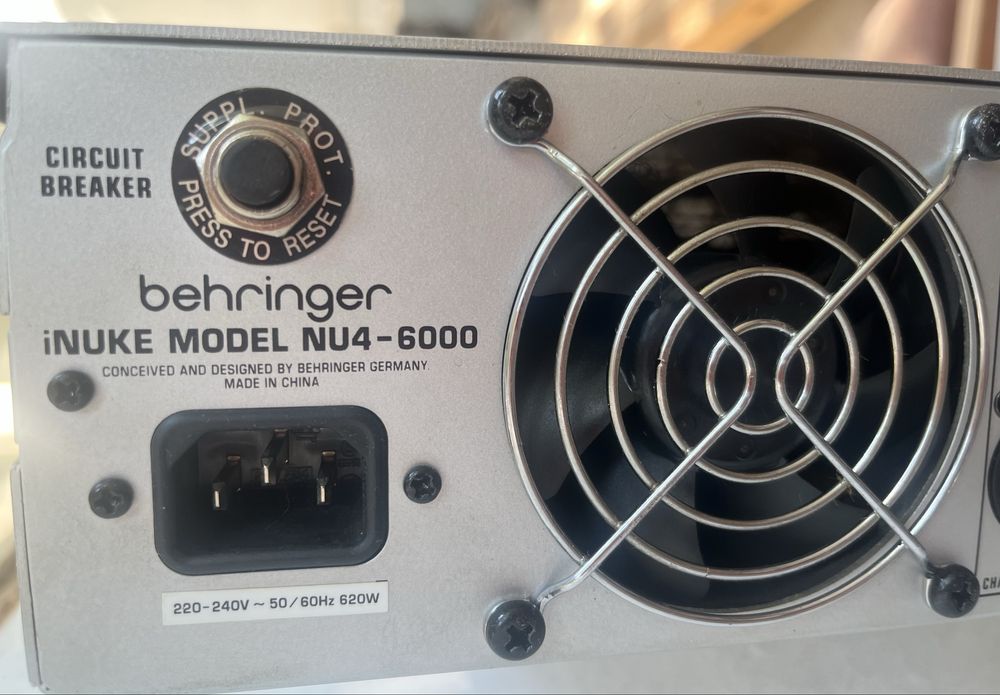 Amplificator 4 canale Behringer NU4-6000