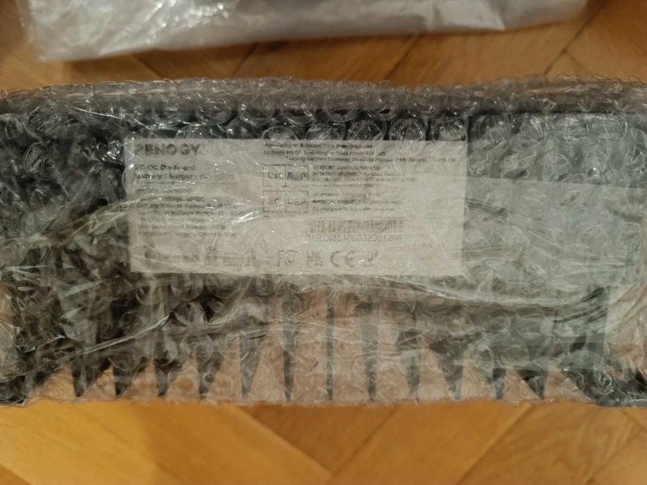 Продавам НОВО зарядно RENOGY 50А за слънчеви панели