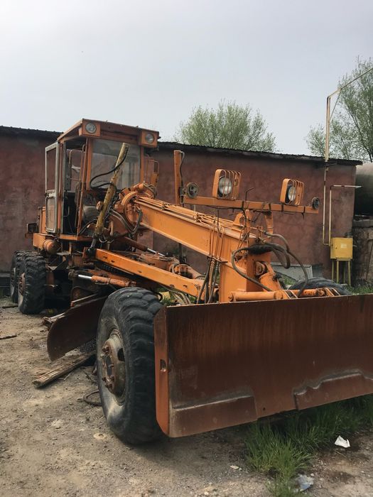 Грейдер 143 на ходу