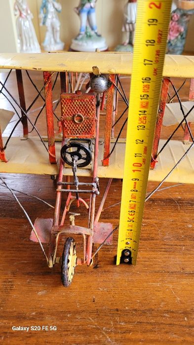 Метален макет на самолет,ръчно изработен