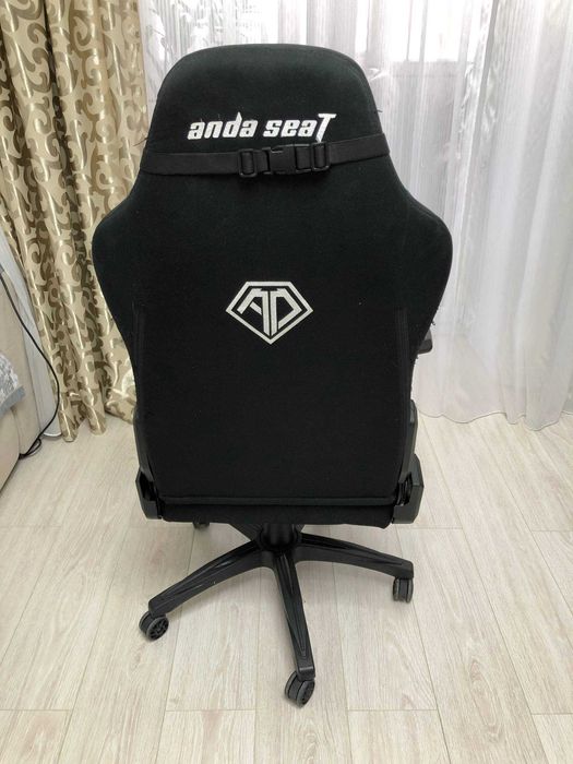 Продам игровое кресло AndaSeat