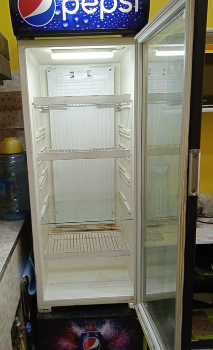 Холодильник витринный