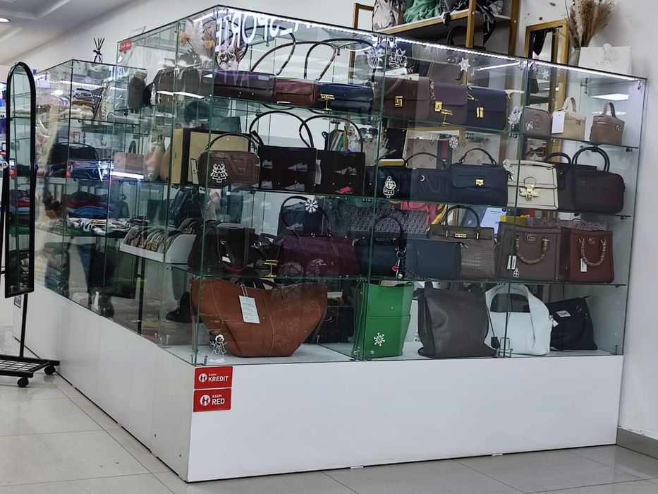 Продам витрины в отличном состочнии