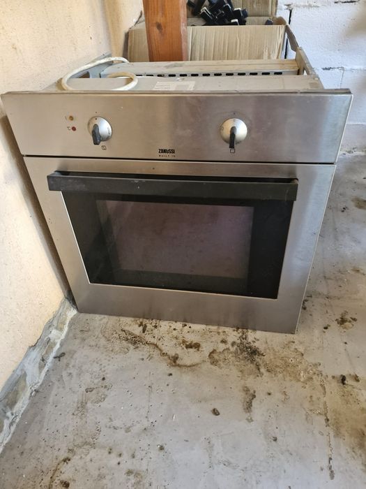 De vânzare cuptor electric.