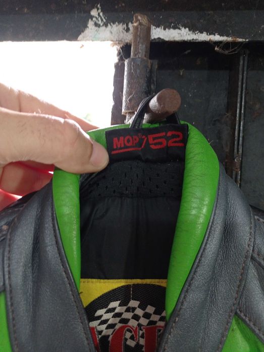 Мото екип от две части