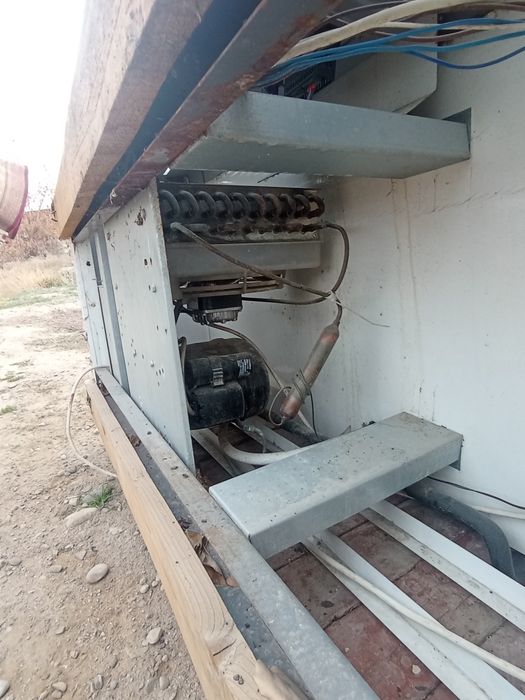 Промышленные холодильник рабочем состоянии продается