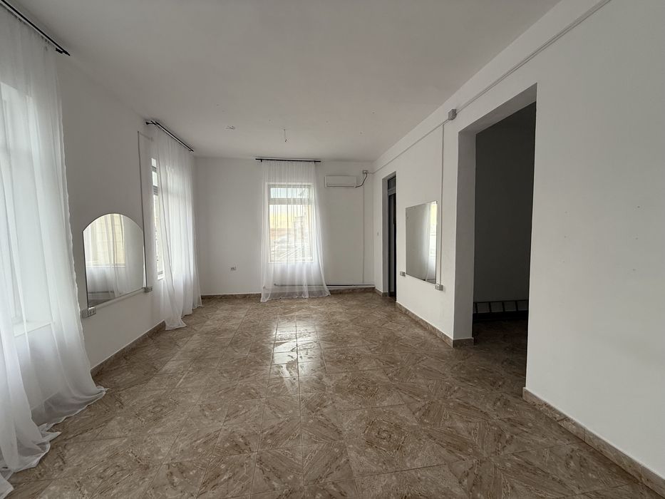 Spațiu comercial de închiriat sau parțial!