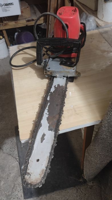 Електрически верижен трион