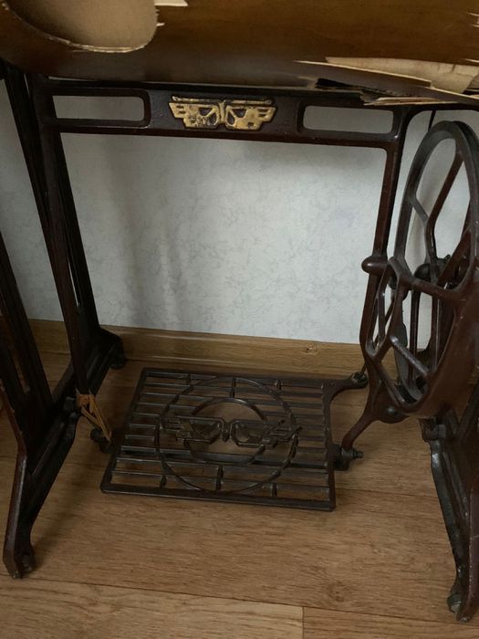 Продам Швейнаю машинку