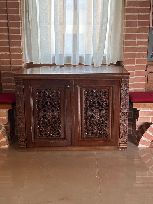 Iconostasul wow    lemn stejar