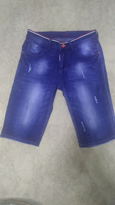 Продам джинсы и шорты на мальчика