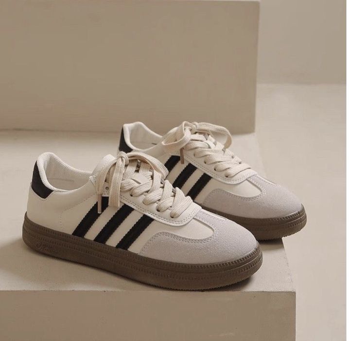 Совершенно новые кеды