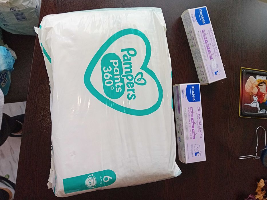 Памперси pampers и крем Мустела против подсичане