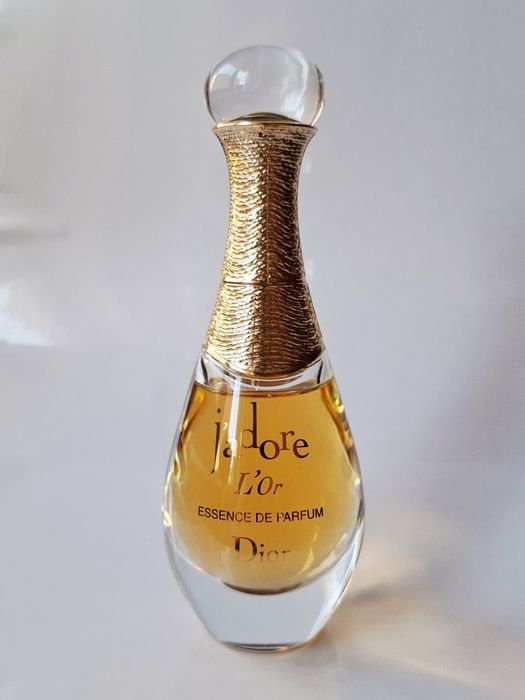 Продам женский парфюм