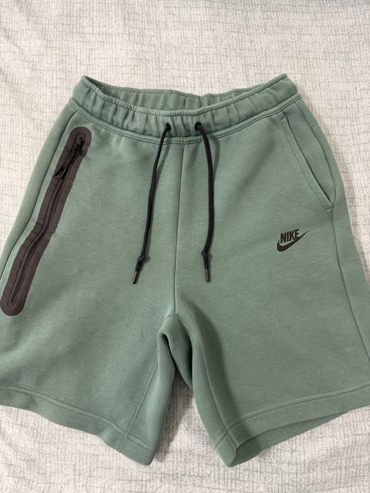 Nike Tech Fleece shorts