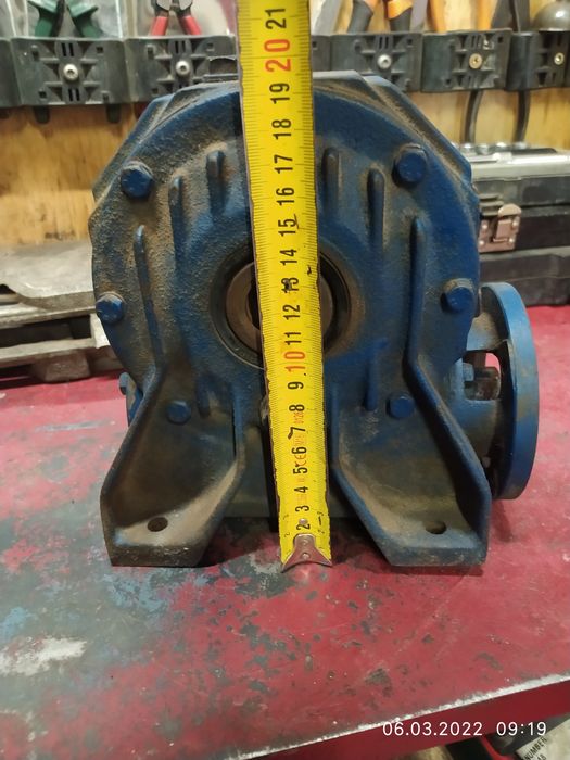 Редуктор продам два штуки