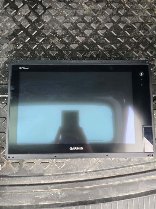 Plotter/GPS marin multifuncțional