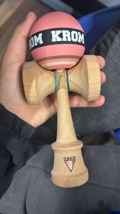 Vând kendama strogo antiskid,este nouă