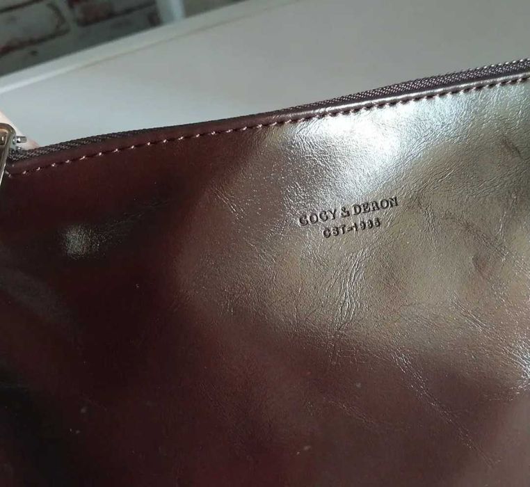 Клатч из масляной кожи