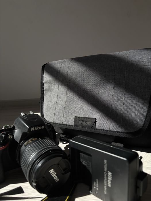 Nikon D3500 -Cameră foto digitală în stare foarte bună