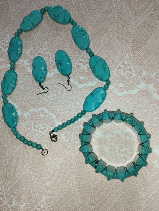 Продам комплект из бирюзы .