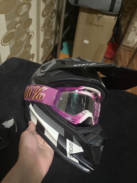 Продаю шлем на мотоцикл