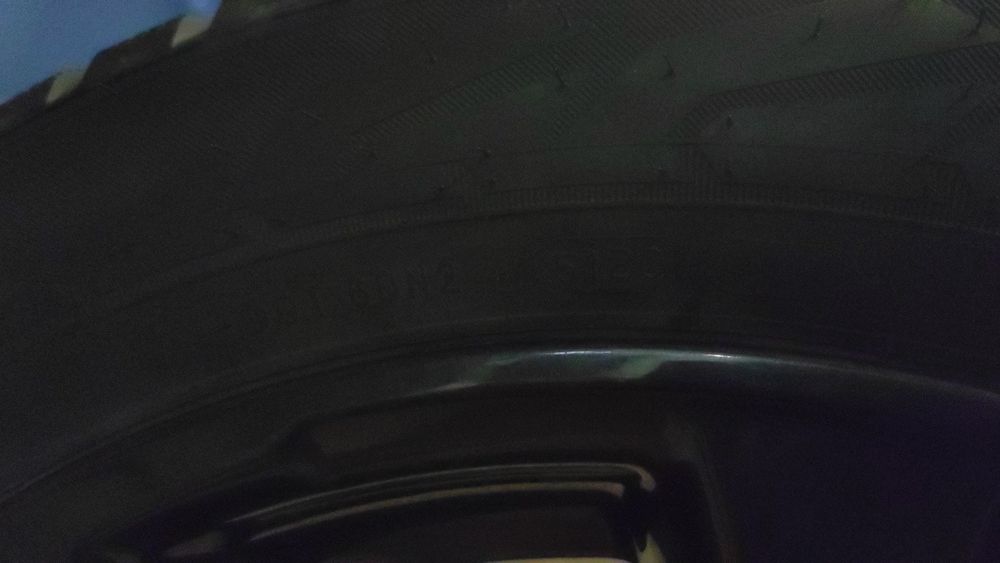 Продам диски с шинами комплектом