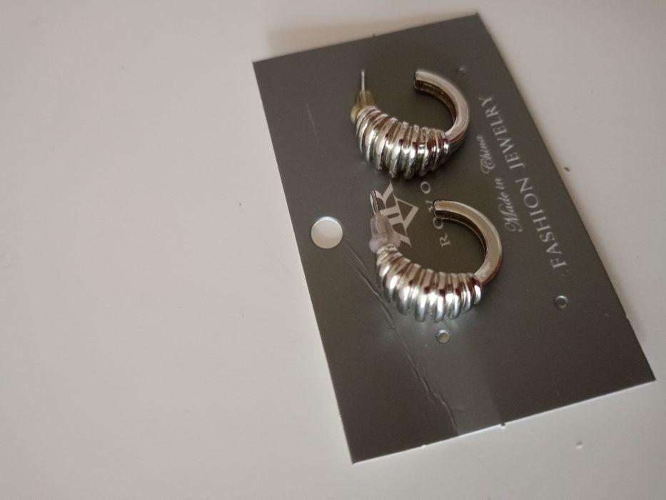 Серьги бижутерия