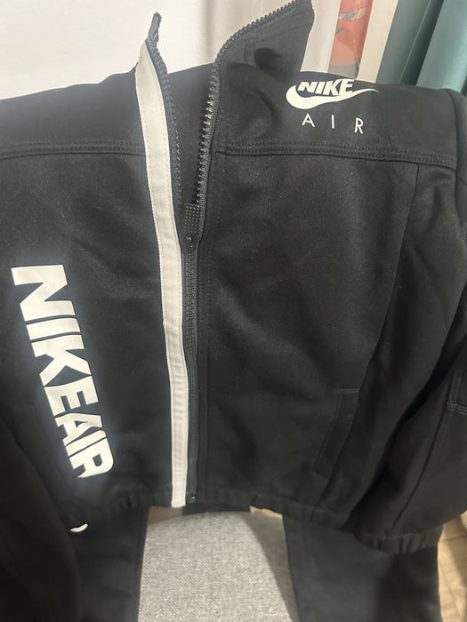 Trening Nike marimea 116 -122 (6 -7 ani