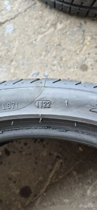 4 anvelope vara ca noi  Pirelli 255/35/20.Pretul este pe bucata.