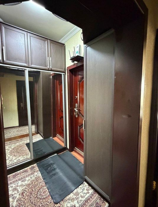 Продается квартира Юнусобад 13кв 2/7/9