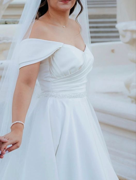 Rochie de mireasa din satin