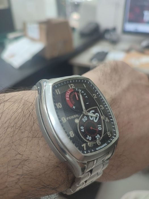 Срочно продам часы Fossil
