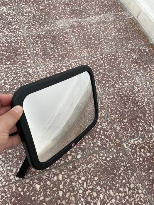 Oglinda supraveghere copil in masina.