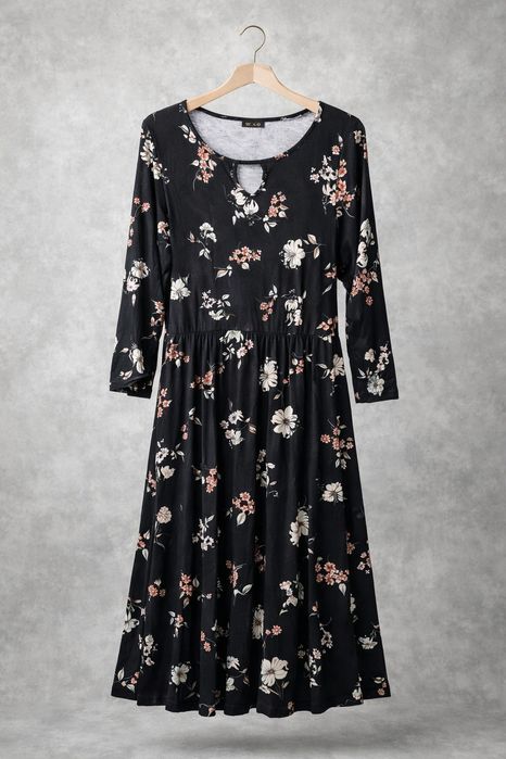 Продам платья Европа