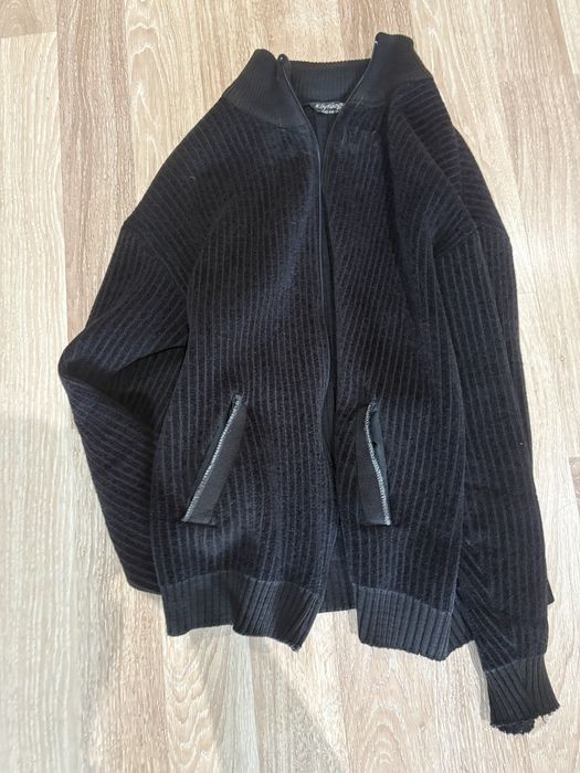 Тънко зимно яке.