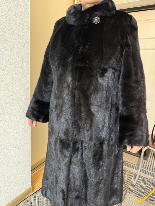 Продам норковую шубу