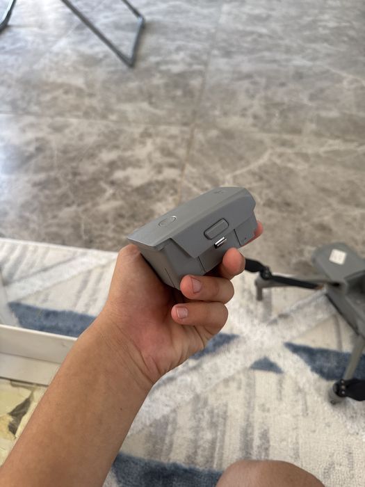 Дрон DJI Mavic AIR 2