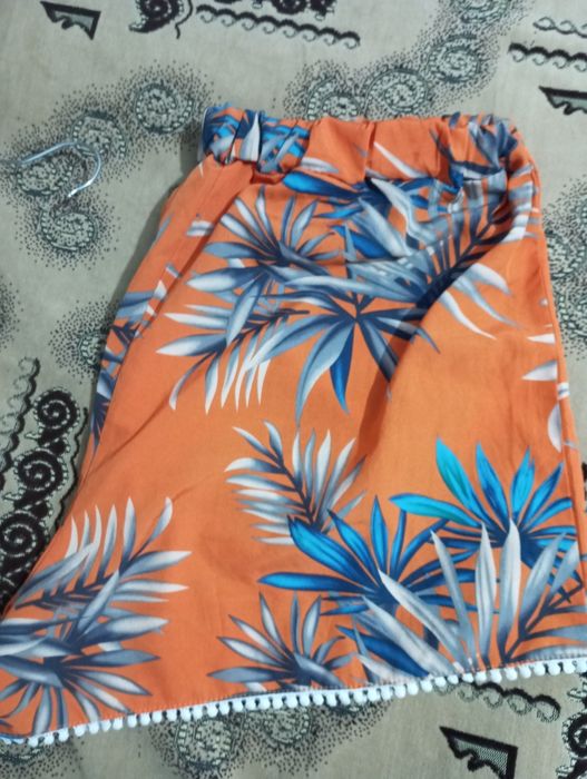 Pantaloni scurți Shein mărimea 44