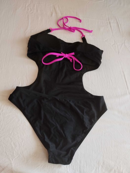 Нови цели бански и три долнища бански за 10лв.