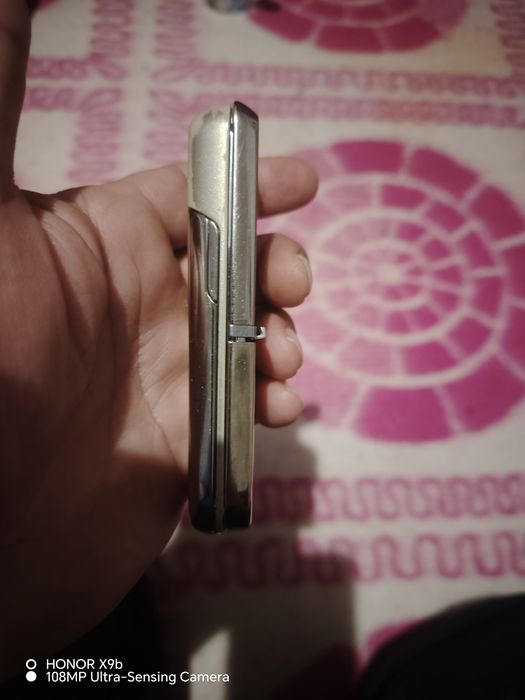 Срочно продам корпус для нокиа 8800 sirocco в нормальном состоянии