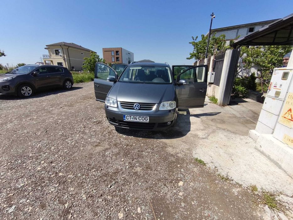 VAND VW TOURAN  2.0 tdi  BKD  140 cai din anul 2006
